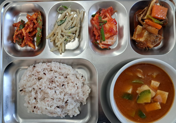 c6d5bfcb8fec530ffb3dd0333aa93f37_1761643