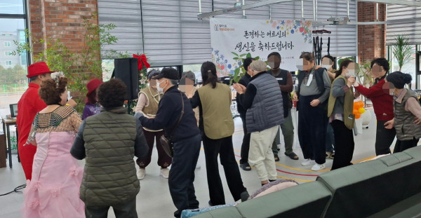 4735b326dad576a38d03374ca00ccc56_1767545